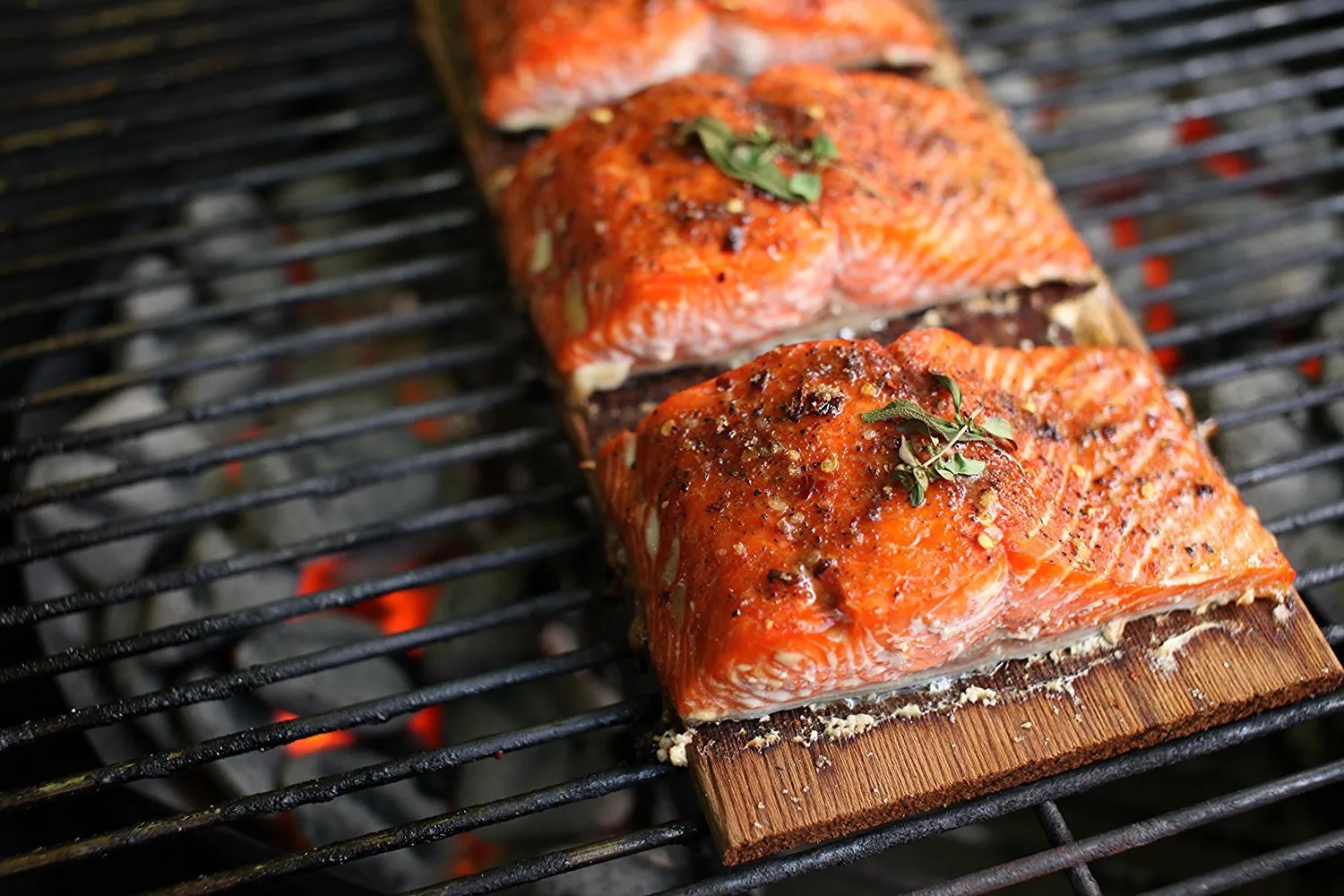 Premium Cedar Wood Grilling Planks (2-Pack) for Cooking Salmon, Vegetables and More - 2-4 Servings (5 Inches by 11 Inches) - Made in USA
