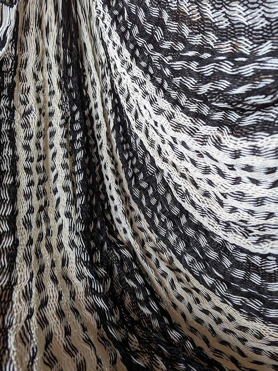Thin Hangout Chair - Zebra